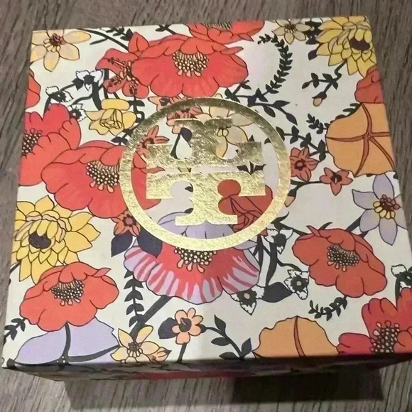 Tory  Burch necklace and earrings set - Picture 3 of 3